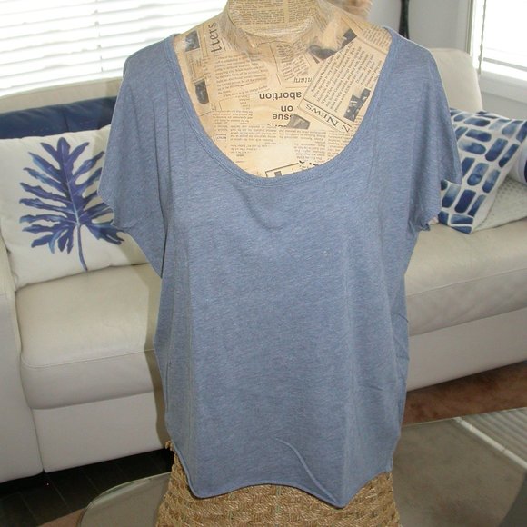 Hi/Low T-shirts - 3 - Picture 7 of 16